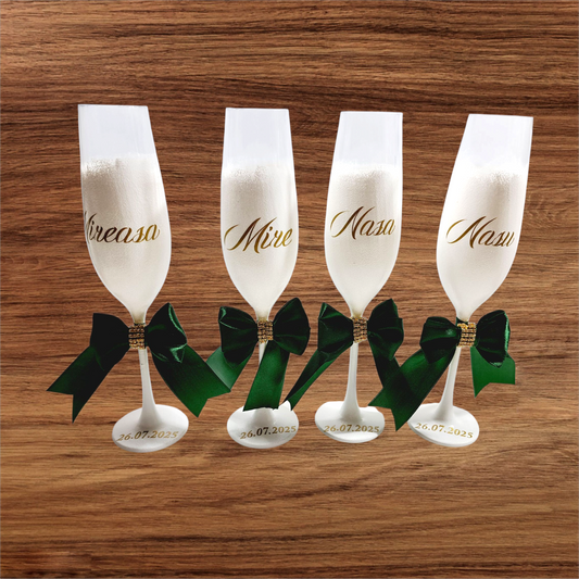 Set 4 Pahare Mire și mireasă alb auriu personalizate